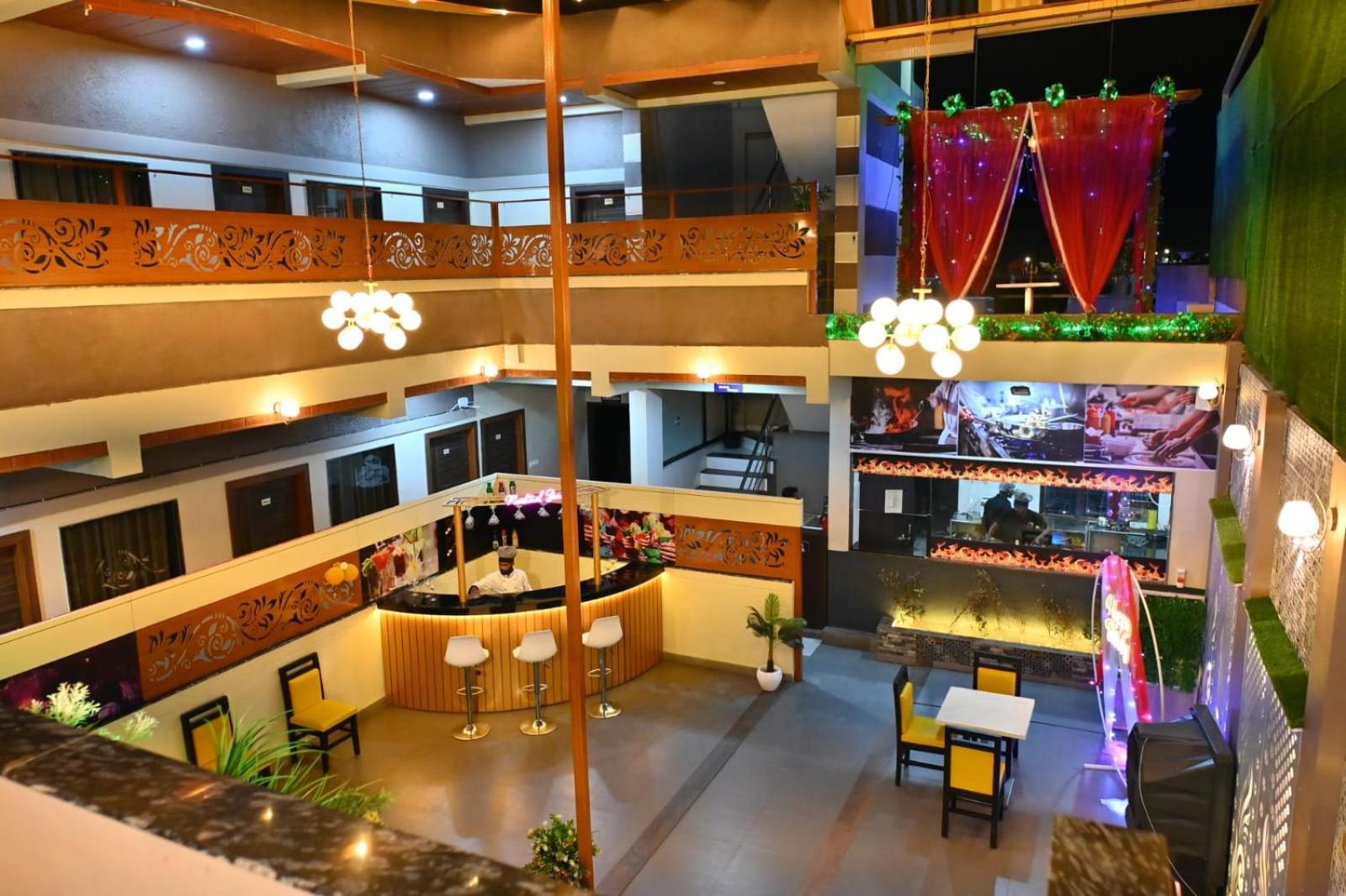 The Apple Tree Hotel Indore Eksteriør bilde