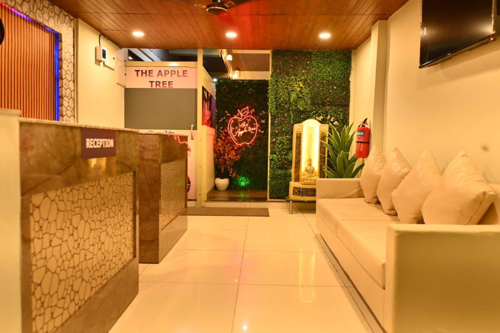 The Apple Tree Hotel Indore Eksteriør bilde
